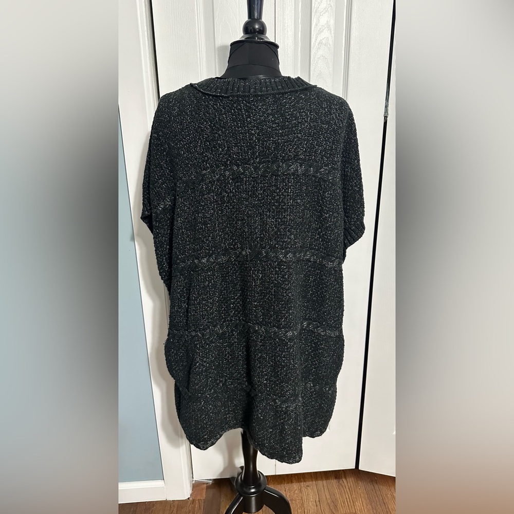 Women’s NWOT DKNY Knit Crewneck top